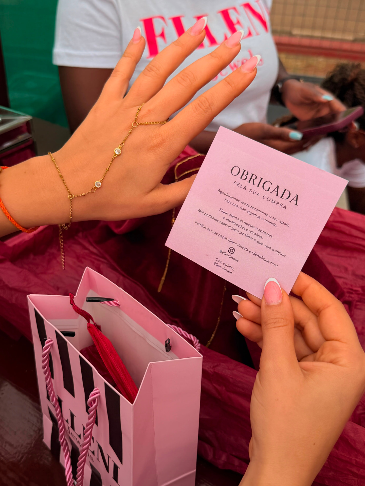 Publicação da comunidade Elleni Jewels no Instagram
